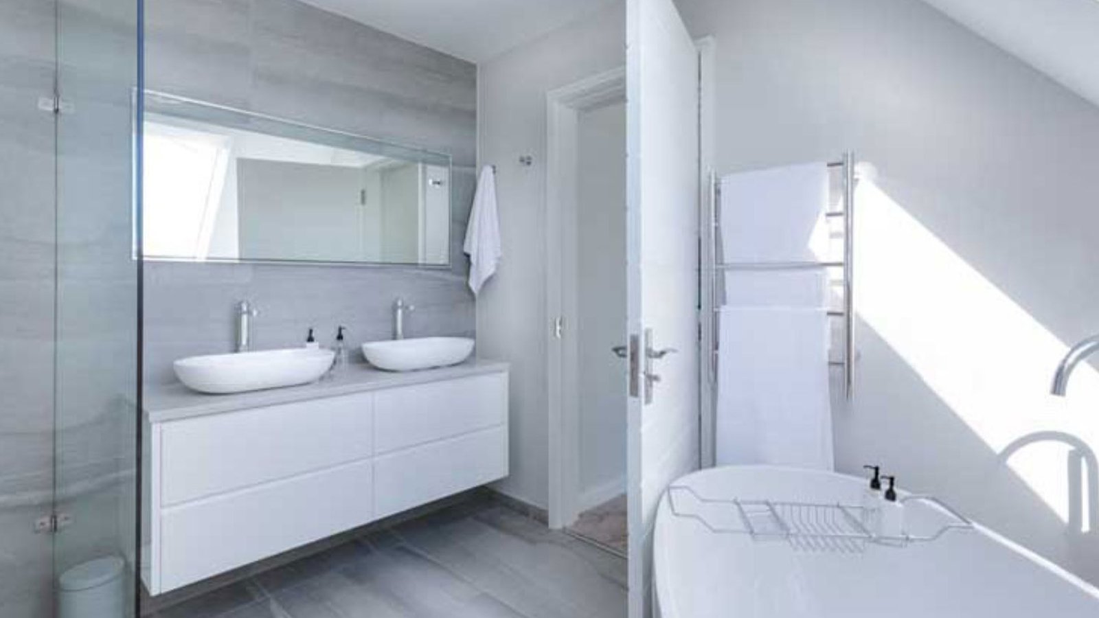 Modern bathroom